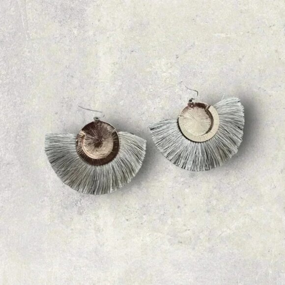 NWT 2” Statement Fan Fringe Tassel Cream - Gold Dangle Pierced Earrings - Picture 3 of 4